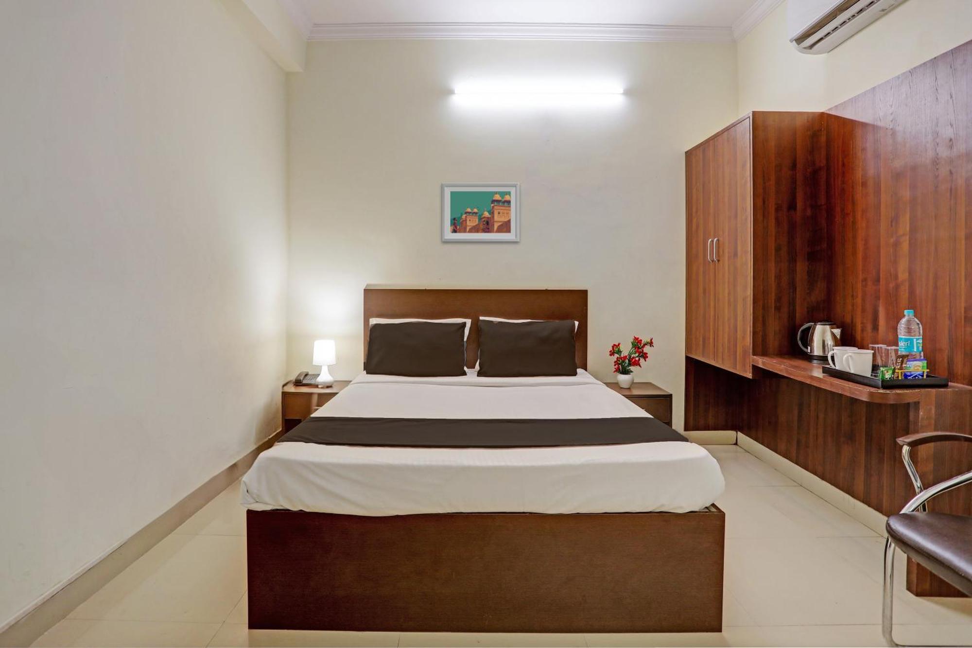 Hotel O Shiridi Residency Near Birla Mandir Hyderabad Exterior photo